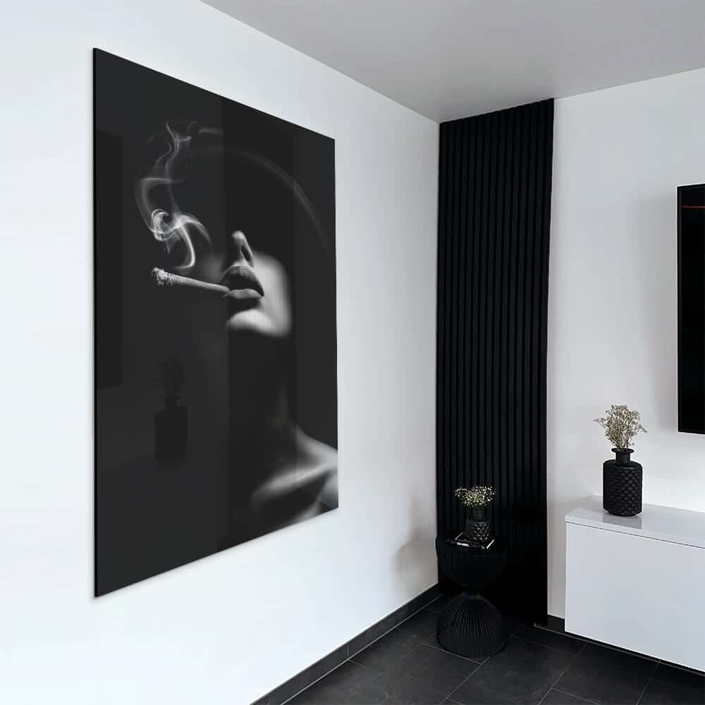 Woman Smoke – Verre