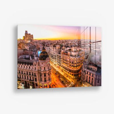 Sunset view of Gran Via in Madrid – Verre